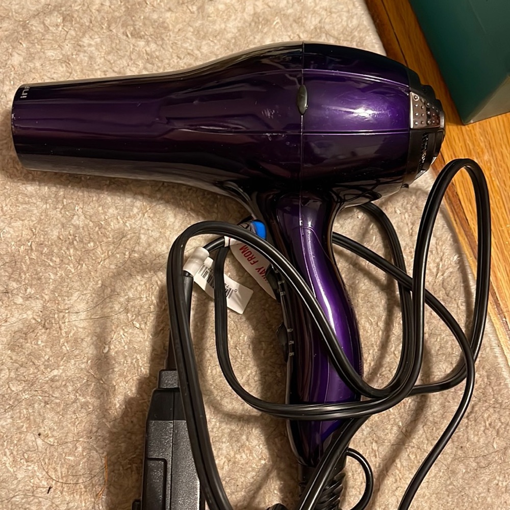 Blow dryer